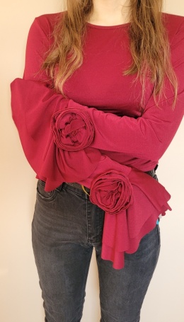 Bordowa Bluzka Na Długi Rękaw Z Falbaną