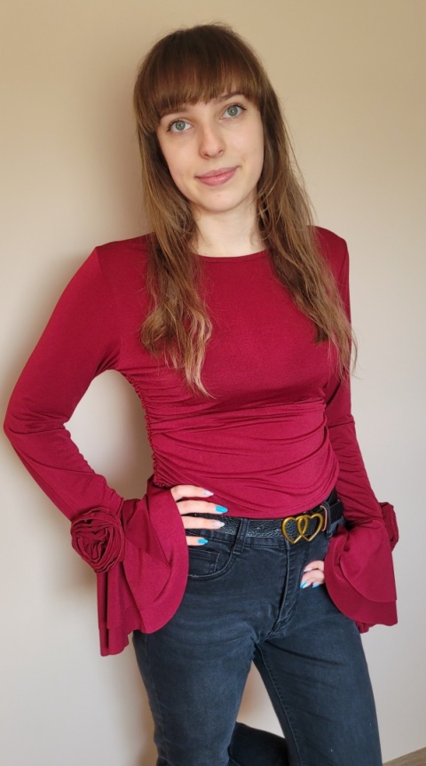 Bordowa Bluzka Na Długi Rękaw Z Falbaną