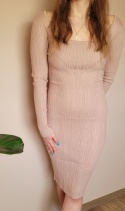 Dopasowana Sukienka Z Wycięciem Beż