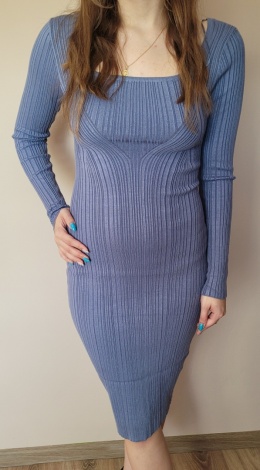 Dopasowana Sukienka Z Wycięciem Niebieska