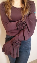 Krótka Bluzka Na Długi Rękaw Z Falbaną Brązowa