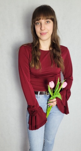 Bordowa Bluzka Na Długi Rękaw Z Falbaną