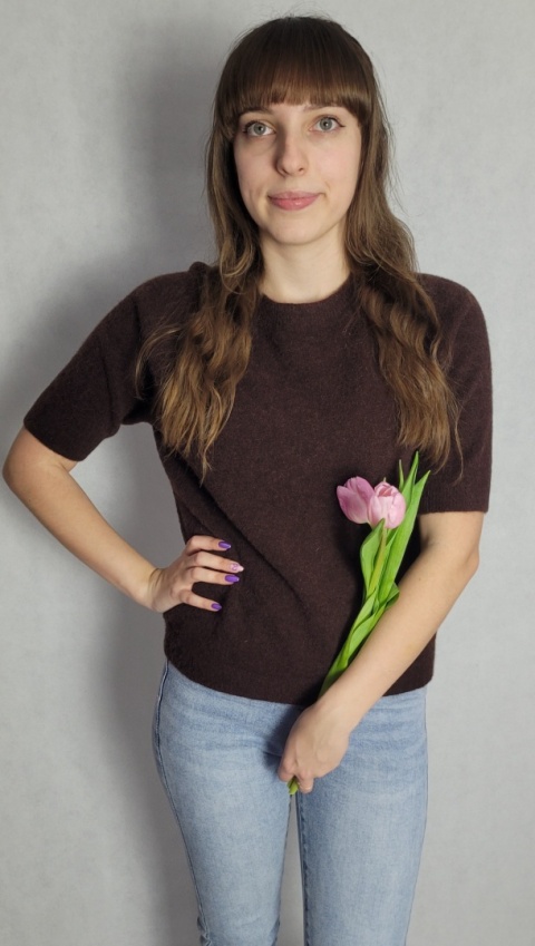 Brązowy Sweterek Na Krótki Rękaw