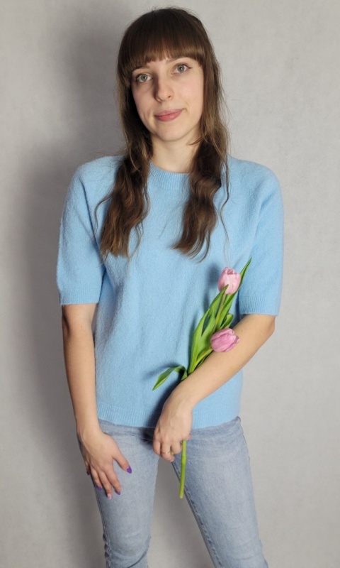 Niebieski Sweterek Na Krótki Rękaw